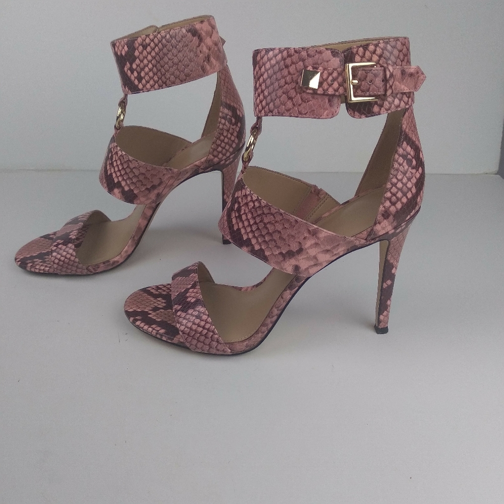 Michele Kors Amos ankle strap sandal in shell pink snake skin print size 8.5 M - Picture 12 of 16